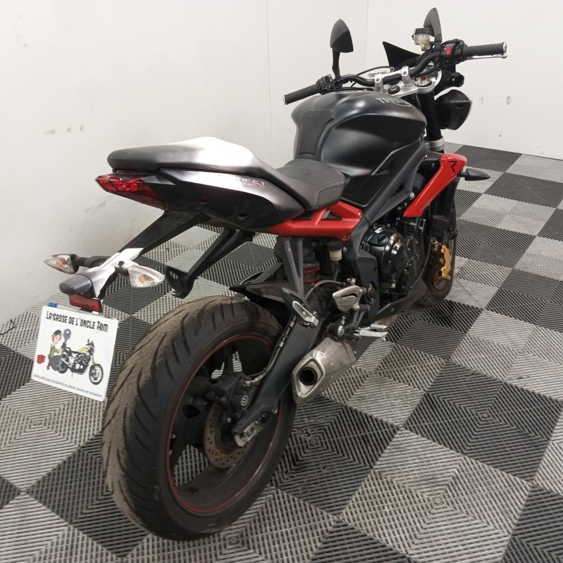 TRIUMPH STREETTRI 674 2015 accidentée - La Casse de l Oncle Tom