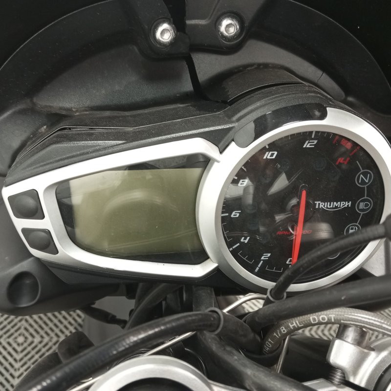 TRIUMPH STREETTRI 674 2015 accidentée - La Casse de l Oncle Tom
