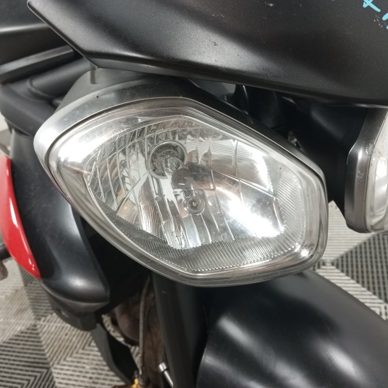 TRIUMPH STREETTRI 674 2015 accidentée - La Casse de l Oncle Tom