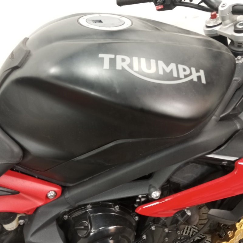 TRIUMPH STREETTRI 674 2015 accidentée - La Casse de l Oncle Tom