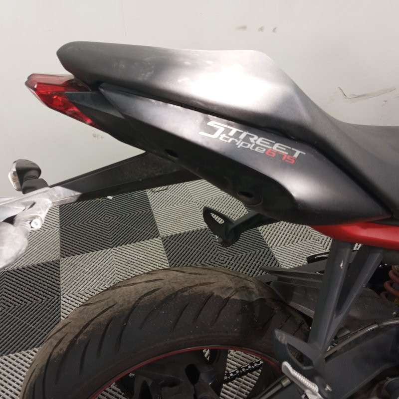 TRIUMPH STREETTRI 674 2015 accidentée - La Casse de l Oncle Tom