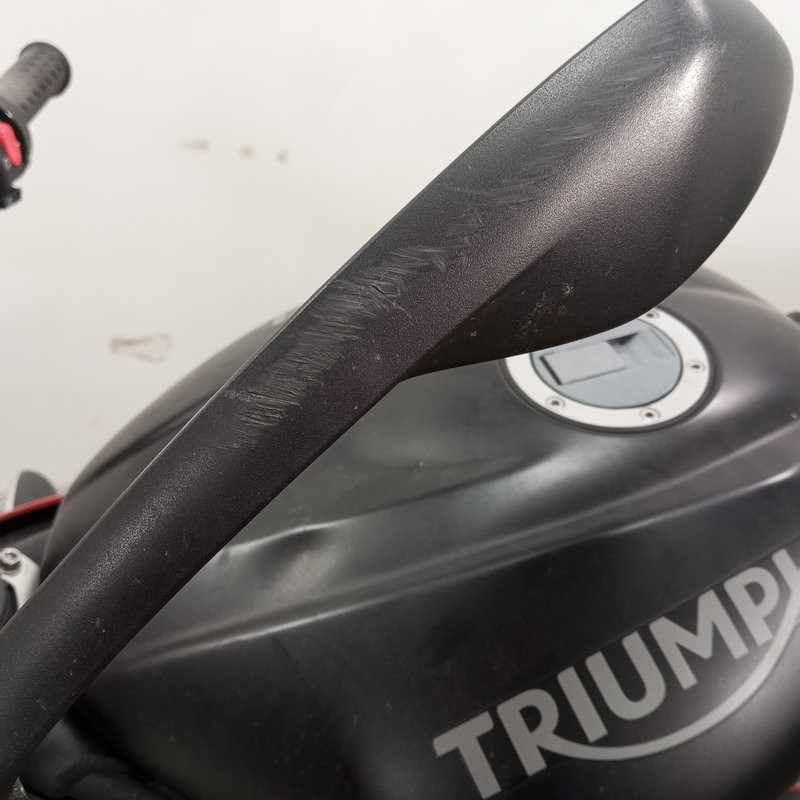 TRIUMPH STREETTRI 674 2015 accidentée - La Casse de l Oncle Tom