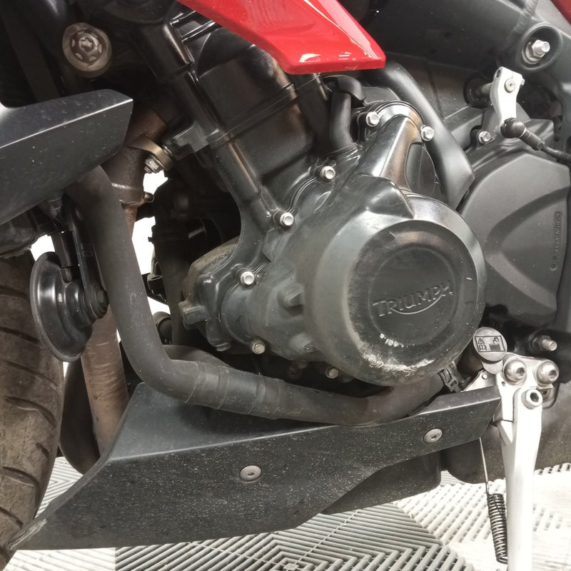 TRIUMPH STREETTRI 674 2015 accidentée - La Casse de l Oncle Tom