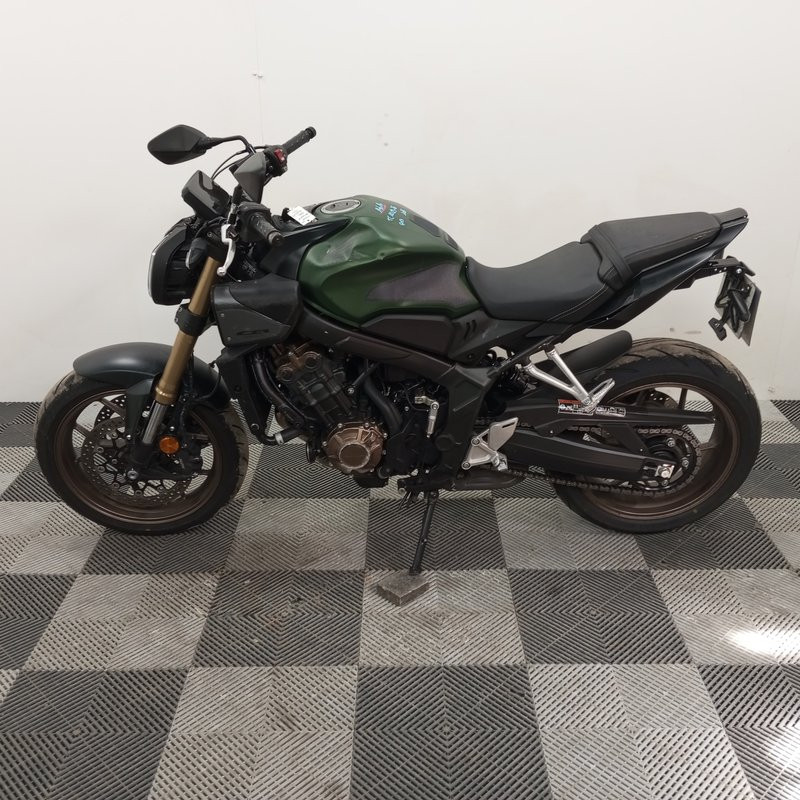 HONDA CB650RA 649 2025 accidentée - La Casse de l Oncle Tom