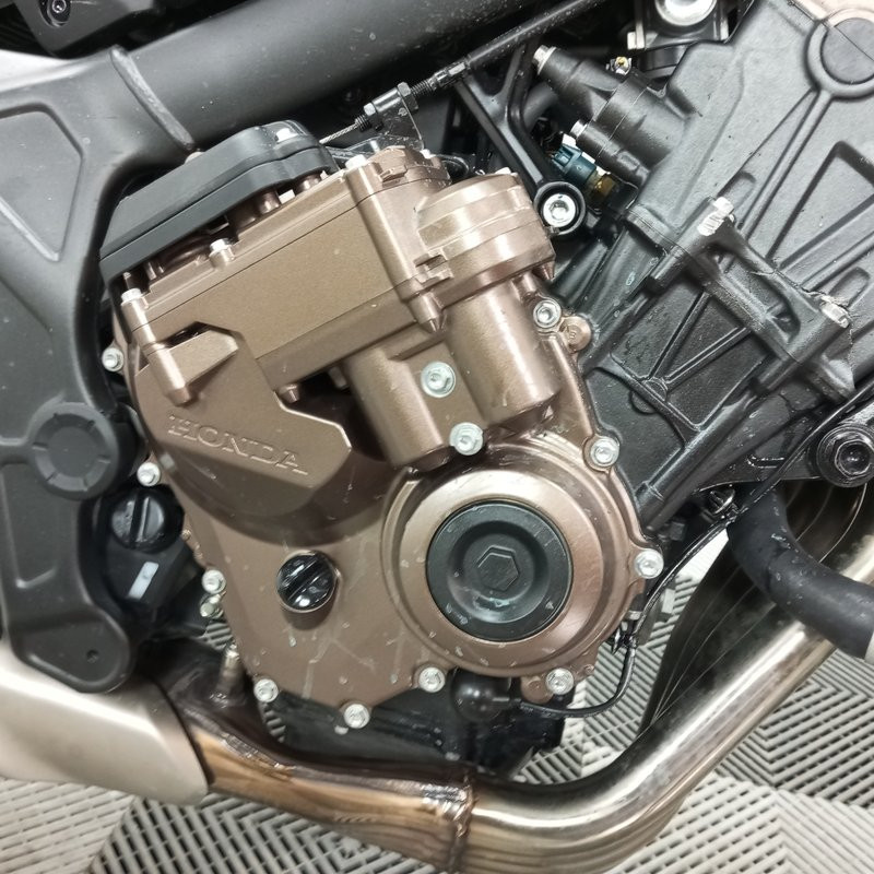 HONDA CB650RA 649 2025 accidentée - La Casse de l Oncle Tom