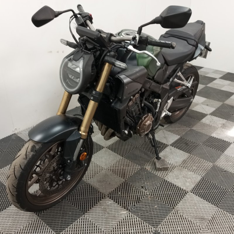 HONDA CB650RA 649 2025 accidentée - La Casse de l Oncle Tom