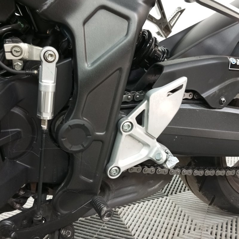 HONDA CB650RA 649 2025 accidentée - La Casse de l Oncle Tom