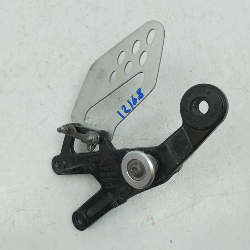 Platine avec repose pied avant droit  Bmw 1000 s rr 2013 - Cassetom - Nos pieces motos