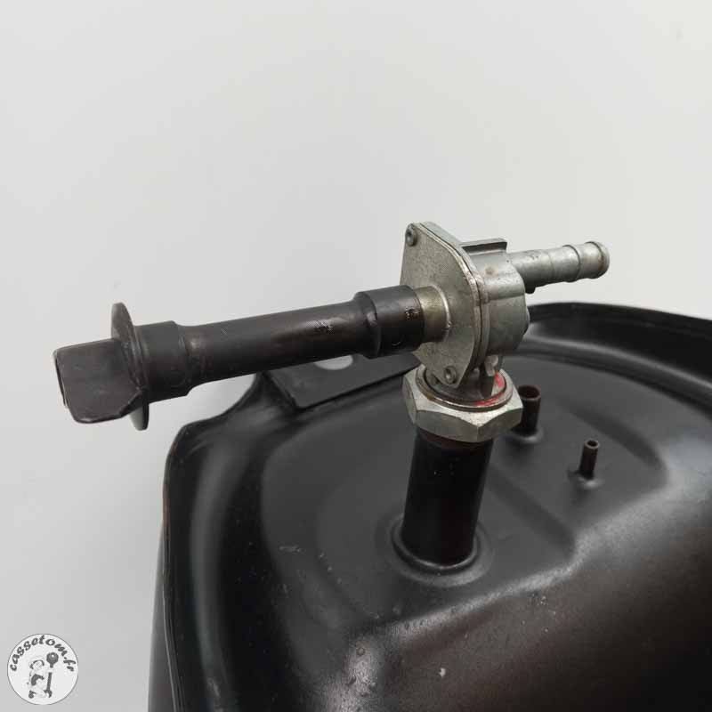 Réservoir d'essence Honda 900 cbr rr SC29 1995 - Cassetom - Nos pieces motos