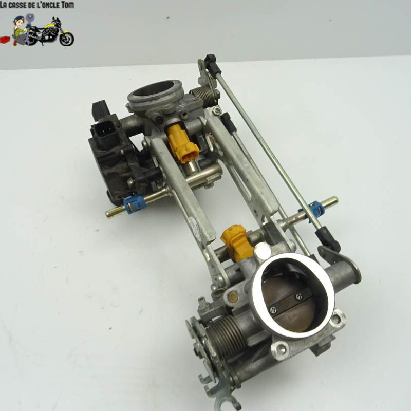 Rampe d'injection Suzuki 650  Gladius SVF 2009 - CTM-10512-027