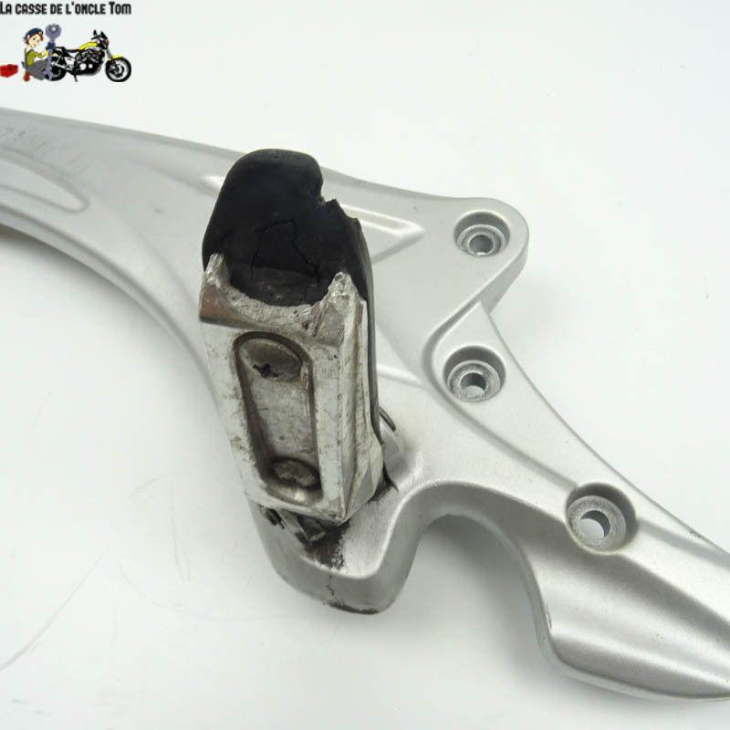 Platine droite + repose pieds Suzuki 650  Gladius SVF 2009 - CTM-10512-040