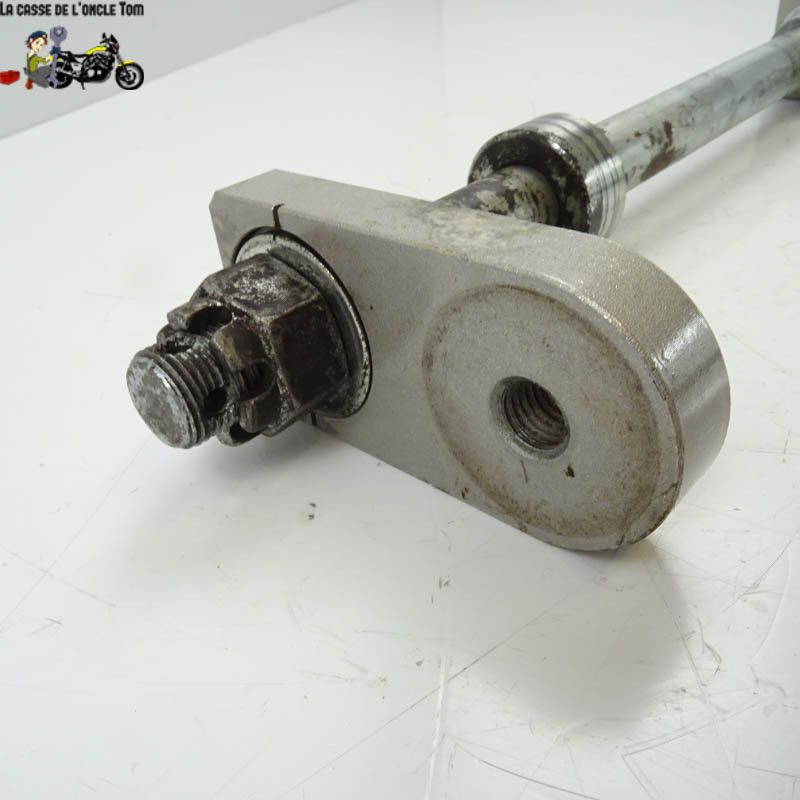 Axe de roue arrière + support top block  Kawasaki 650 ER6N 2014 - CTM-10686-015