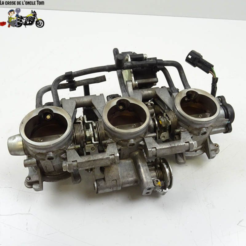 Rampe d'injection Triumph 675 street triple  2013 - CTM-10401-019