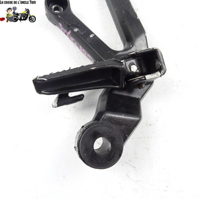 Platine + repose pied arrière droit  Suzuki 650 sv 2005 - CTM-9260-019