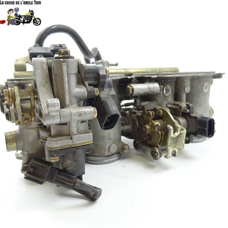 Rampe d'injection Yamaha 1000 R1 Yzf 2006 - CTM-10990-35