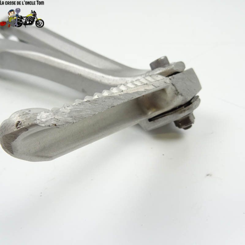 Platine / repose pied arrière droite Yamaha 1000 R1 Yzf 2006 - CTM-10990-18