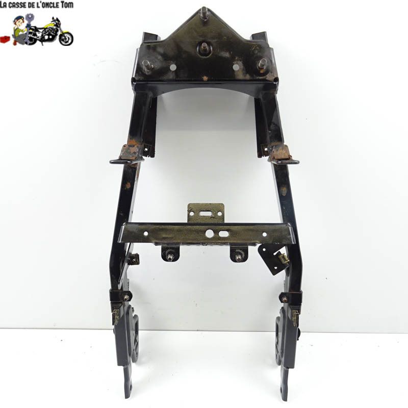 Boucle arrière + 2 reposes pieds arrières  Peugeot 50 jet force 2006 - CTM-8334-057