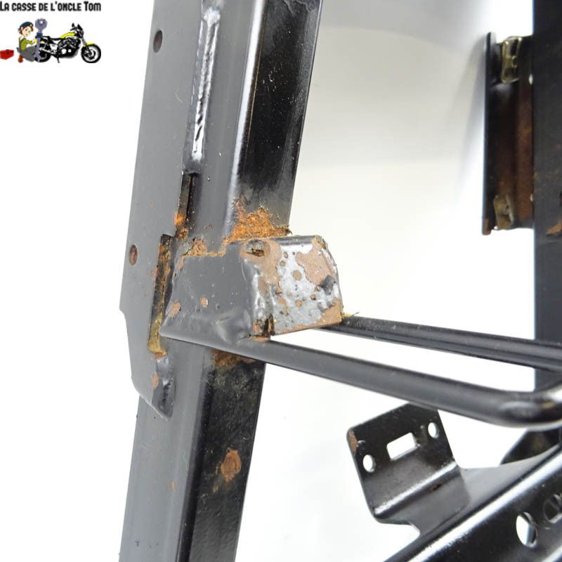 Boucle arrière + 2 reposes pieds arrières  Peugeot 50 jet force 2006 - CTM-8334-057