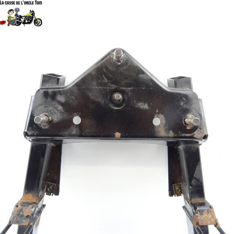 Boucle arrière + 2 reposes pieds arrières  Peugeot 50 jet force 2006 - CTM-8334-057