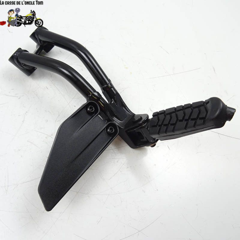 Platine + repose pied arrière droit  KTM 390 duke 2018 - CTM-10335-023