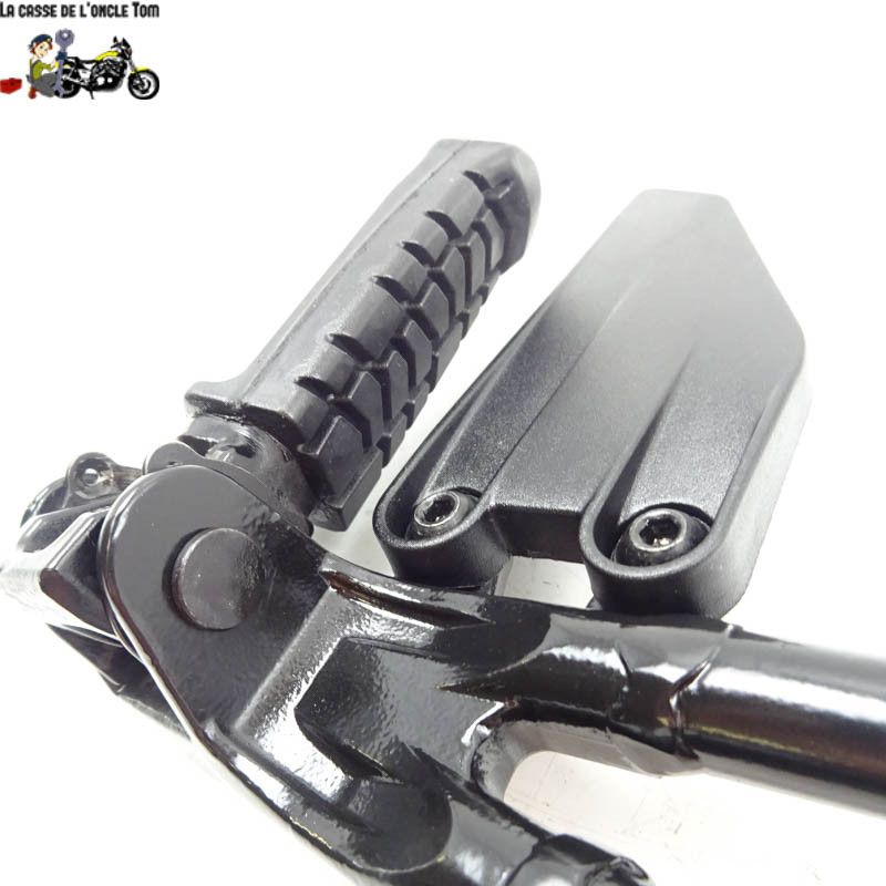 Platine + repose pied arrière droit  KTM 390 duke 2018 - CTM-10335-023