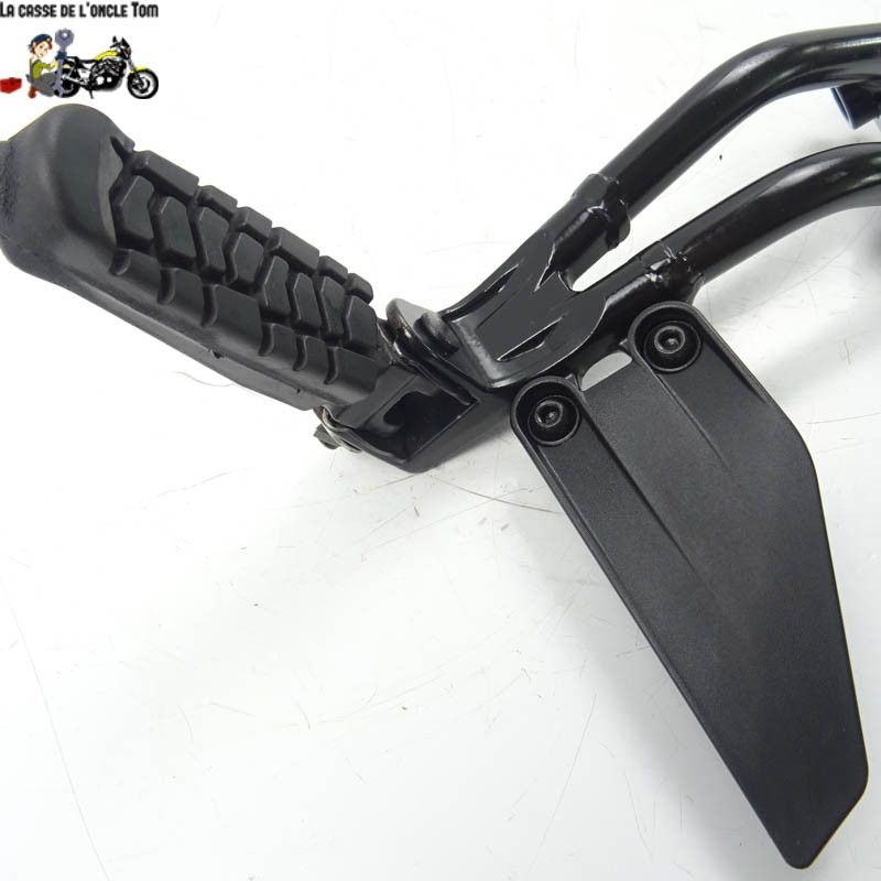 Platine + repose pied arrière gauche  KTM 390 duke 2018 - CTM-10335-027