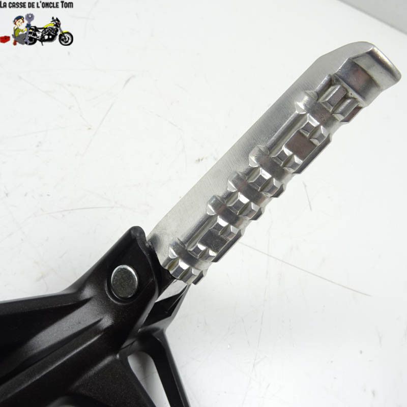 Platine + repose pied arrière droit Yamaha 900 MT09 2020 - CTM-11279-016