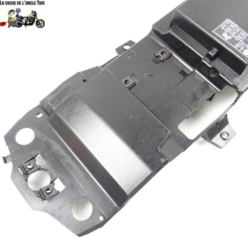 Passage de roue Yamaha 900 MT09 2020 - CTM-11279-044