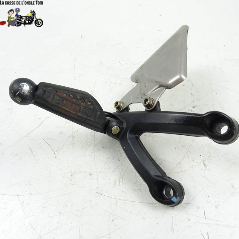 Reposes pieds avant droit + platine Benelli 899 TNT S 2008 - CTM-BENELLI-001