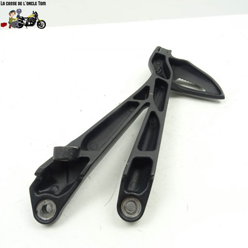 repose pied + platine arrière gauche Triumph 675 street triple 2015 - CTM-11189-062