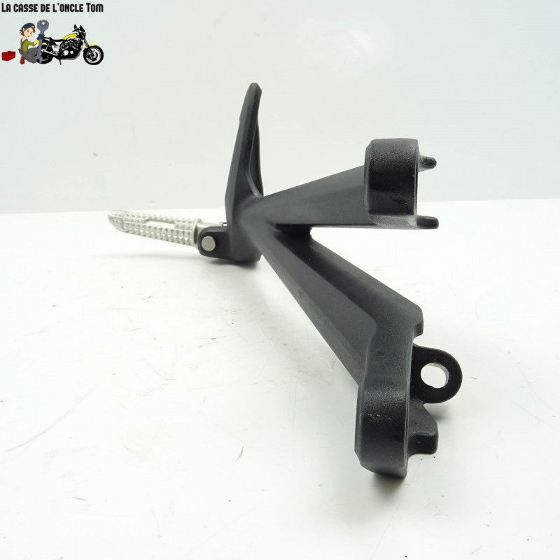 repose pied + platine arrière droit Triumph 675 street triple 2015 - CTM-11189-055