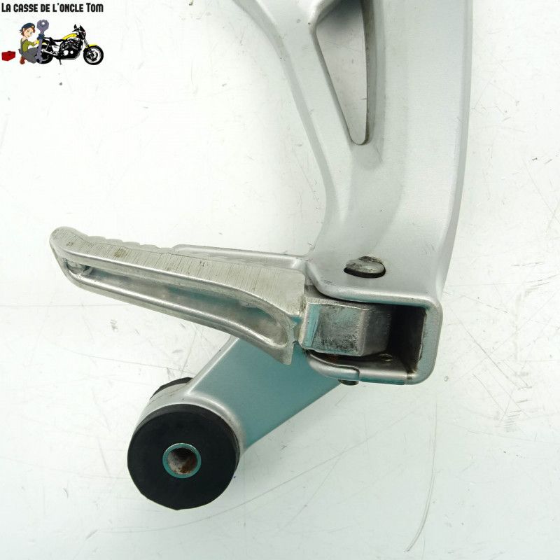 Repose pied arrière droit + platine Suzuki 650 SV-S 2002 - CTM-7504-10