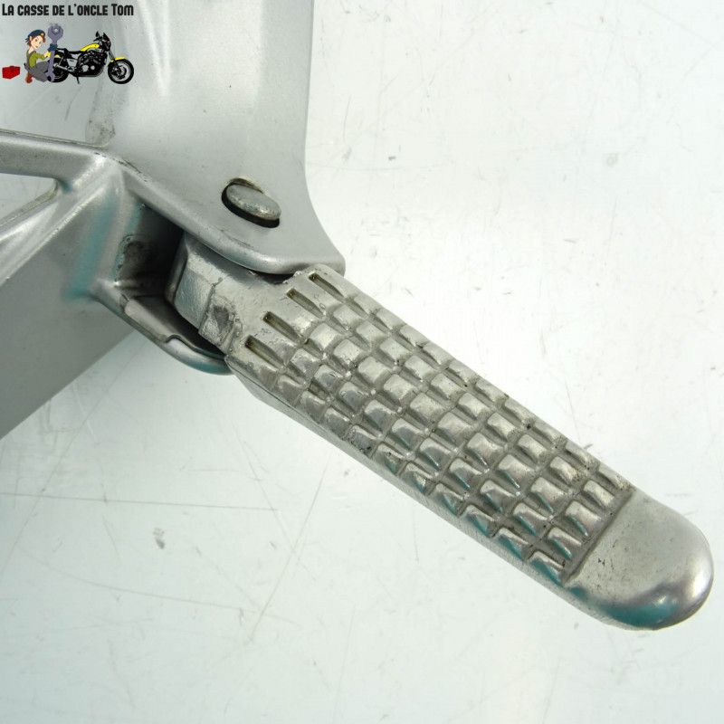 Repose pied arrière droit + platine Suzuki 650 SV-S 2002 - CTM-7504-10
