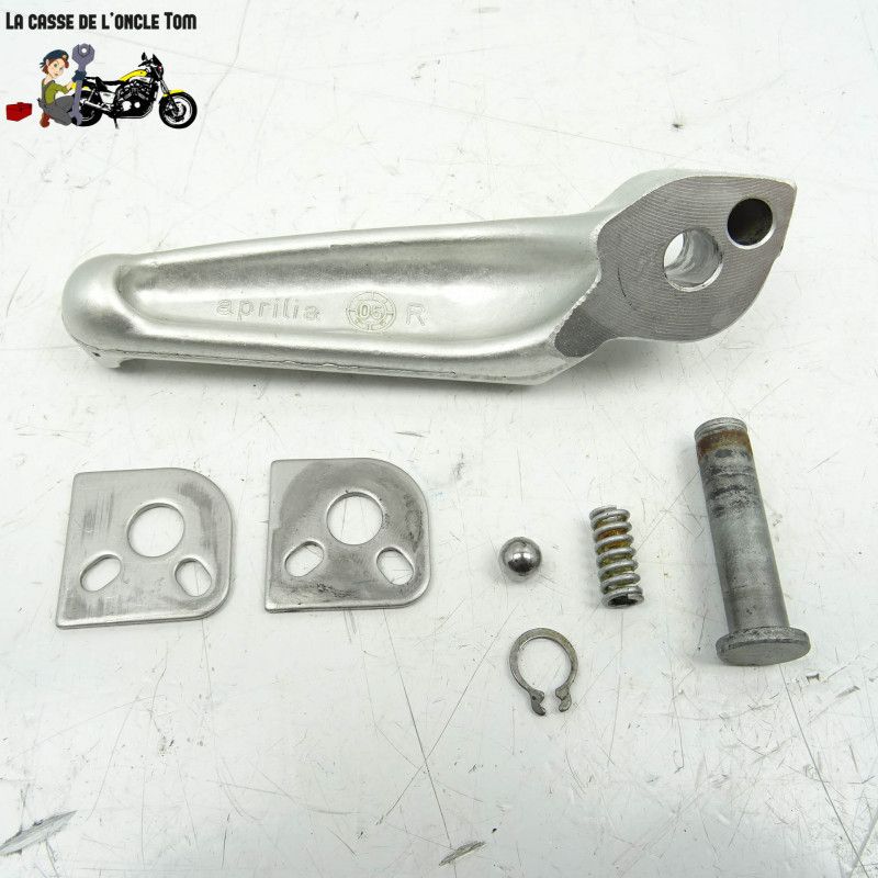 Repose pied arrière droit Aprilia 1000 tuono 2007 - CTM-10883-19