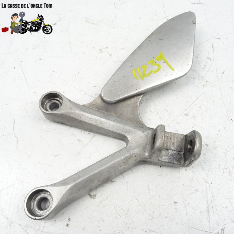 Platine avant gauche Honda 750 vfr f 1997 - Cassetom - Nos pièces motos Platine avant gauche Honda 750 vfr f 1997 - Cassetom - Nos pièces motos