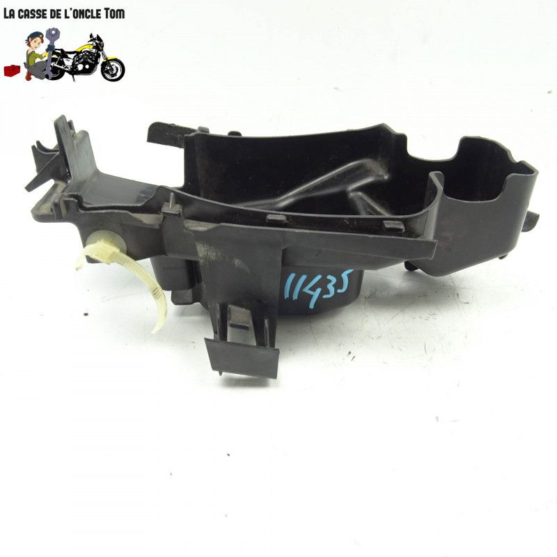 Entourage de  bouchon d'essence Honda 125 pcx 2016 - CTM-11435-024