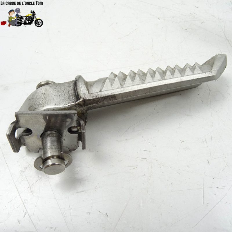 Repose pied arrière droit Triumph 765 Street triple RS 2019 - CTM-11530-080