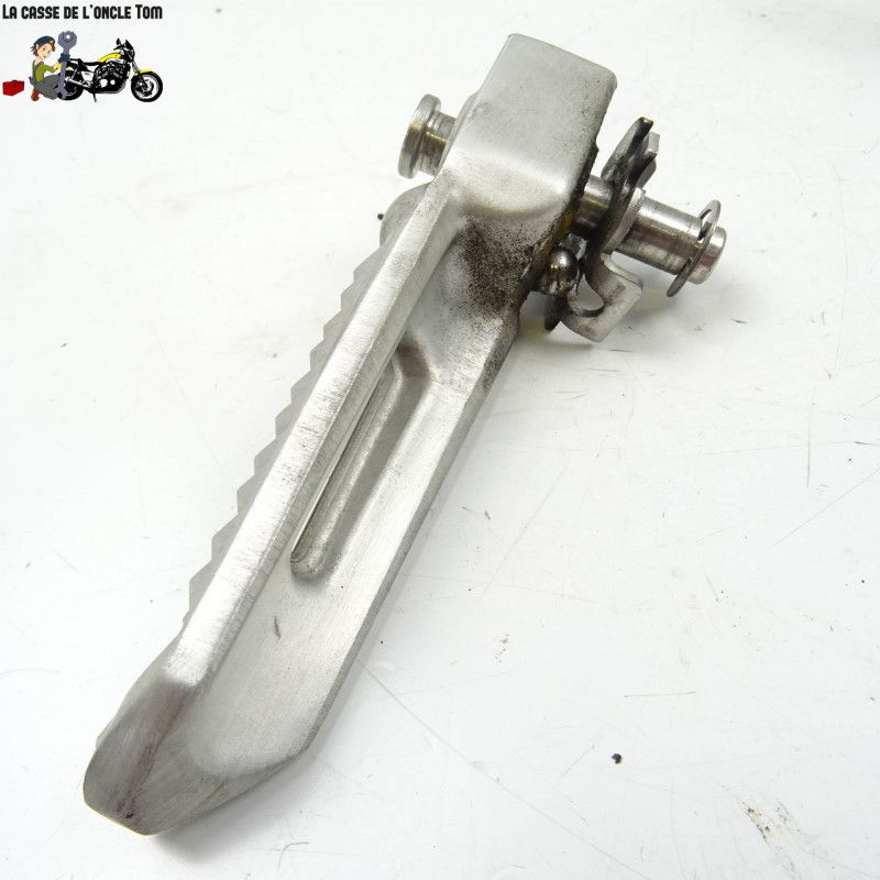 Repose pied arrière droit Triumph 765 Street triple RS 2019 - CTM-11530-080