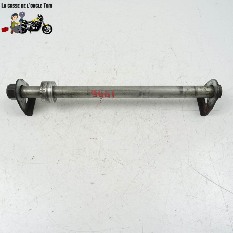 Axe de roue arrière Suzuki 600 GSF Bandit  1997 - CTM-9441-037