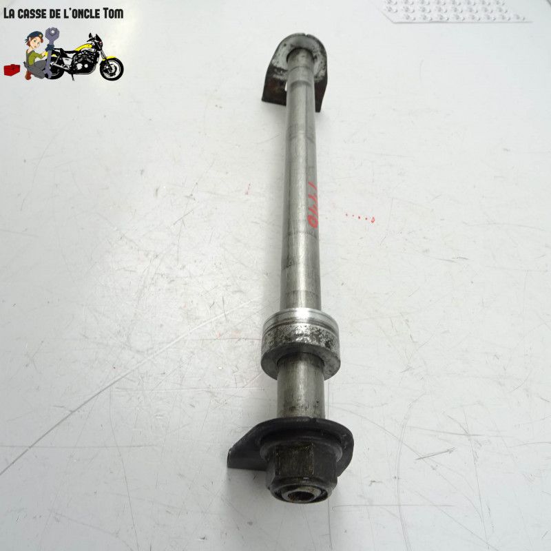 Axe de roue arrière Suzuki 600 GSF Bandit  1997 - CTM-9441-037