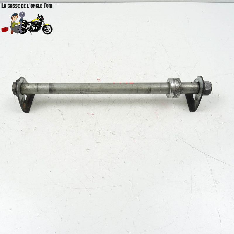 Axe de roue arrière Suzuki 600 GSF Bandit  1997 - CTM-9441-037