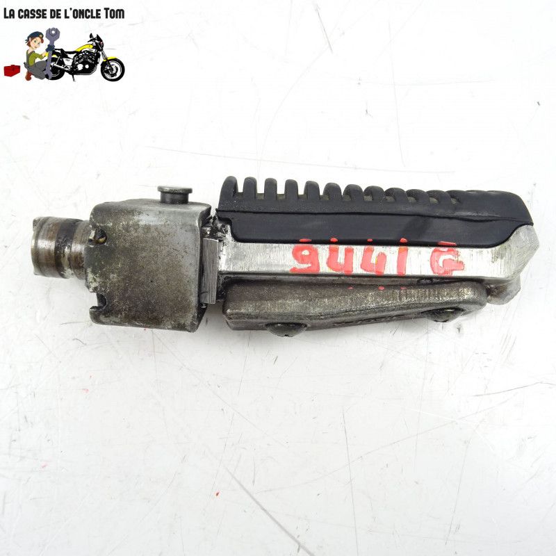 Repose pied avant gauche Suzuki 600 GSF Bandit  1997 - CTM-9441-038