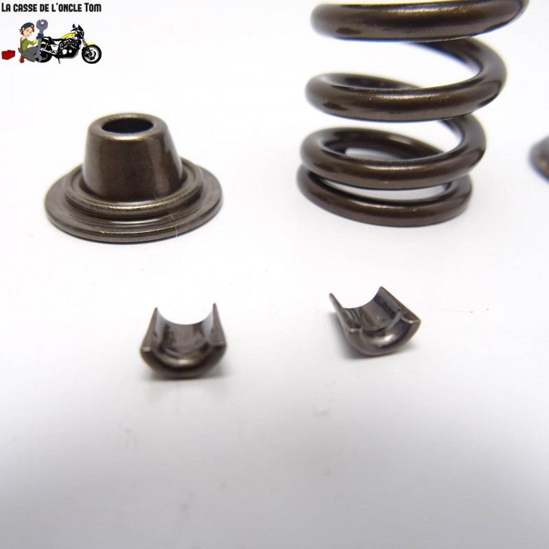 Soupape d'échappement  Triumph 765 Street triple RS 2019 - CTM-11530-123