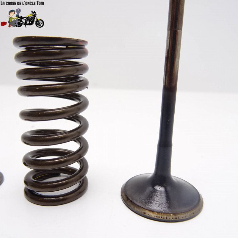 Soupape d'échappement  Triumph 765 Street triple RS 2019 - CTM-11530-123