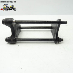 Support moteur arrière inférieur Honda 600 cbf hornet 2009